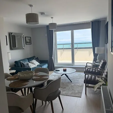 Apartment The International Seafront