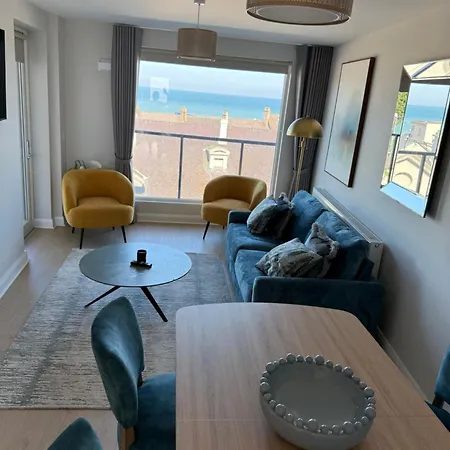 The International Seafront Apartment