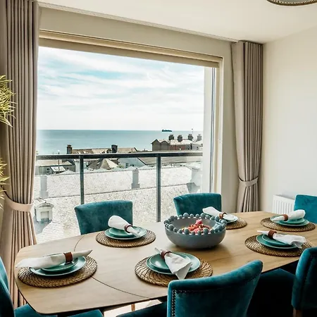 Apartment The International Seafront Bray
