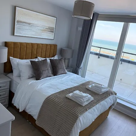 Apartment The International Seafront *