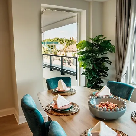 Apartment The International Seafront Bray