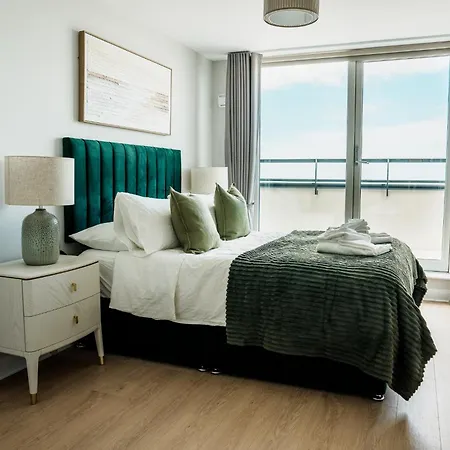 The International Seafront Apartment *