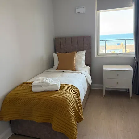 Apartment The International Seafront Bray