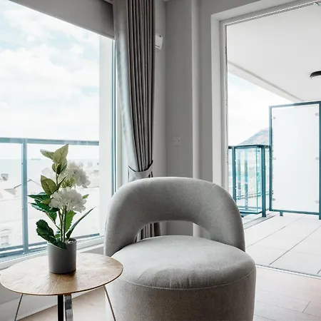 The International Seafront Apartment