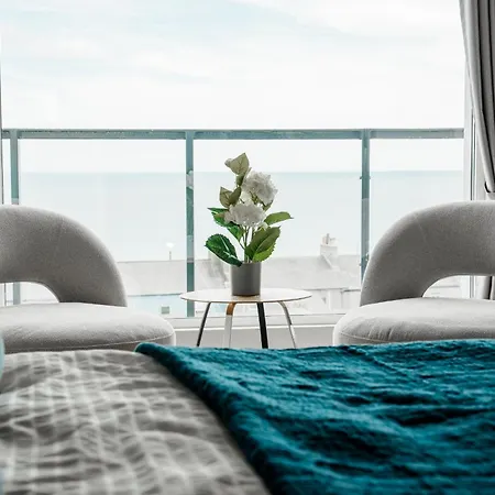 Apartment The International Seafront