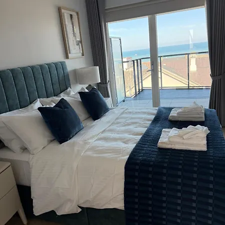 Apartment The International Seafront Bray