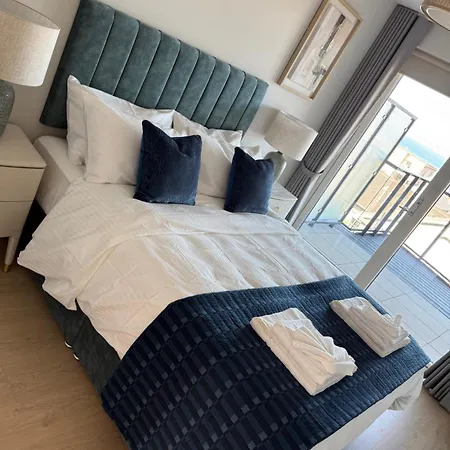 The International Seafront Apartment